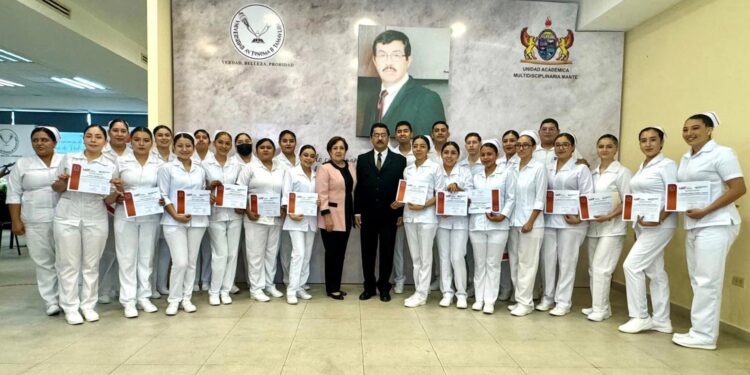 Celebra la UAT logro nacional EGEL de egresados de Enfermería en la UAM Mante
