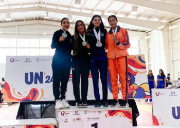 Laura Zamora da bronce en Karate para la UAT.
