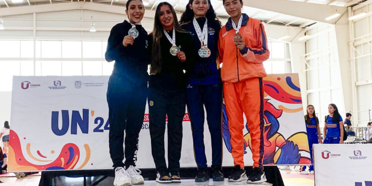 Laura Zamora da bronce en Karate para la UAT.