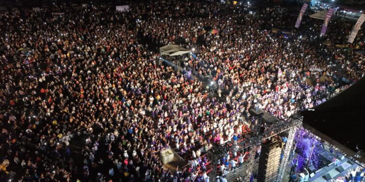 Yahleel Abdala Culmina Espectacular Cierre de Campaña en Nuevo Laredo Bajo la Lluvia: Un Presagio de Triunfo