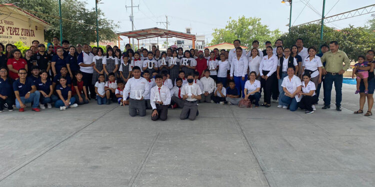 La UAT lleva brigada asistencial a escuela primaria de Reynosa.