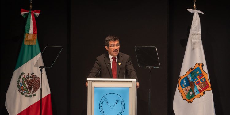 Formará la UAT a estudiantes desde una visión humanista y de responsabilidad social.