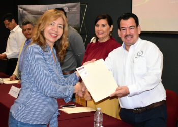 Certifica la UAT capacitación y actualización de guías turísticos.