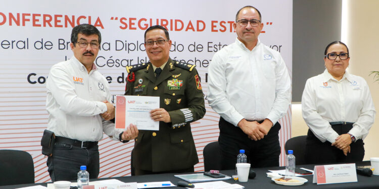 Imparten en la UAT conferencia sobre seguridad y protección ciudadana.