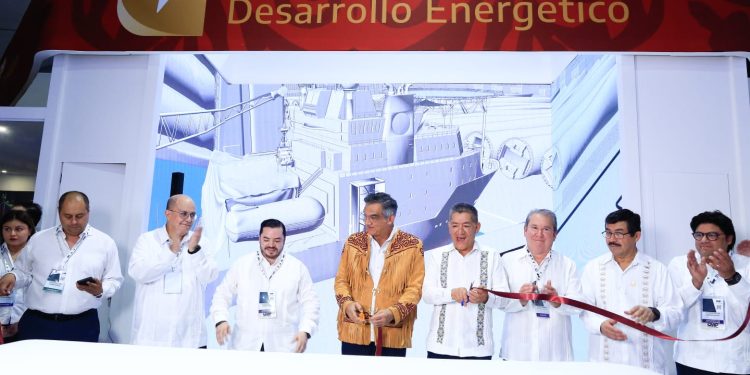 Inaugura gobernador stand de la Secretaría de Desarrollo Energético en el Congreso Mexicano del Petróleo