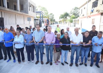 Entrega Chucho Nader más Obras de Pavimentación en la Borreguera