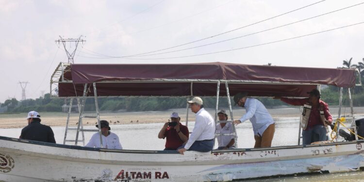 Supervisa Américo trabajos de dragado en el sistema lagunario en el sur de Tamaulipas