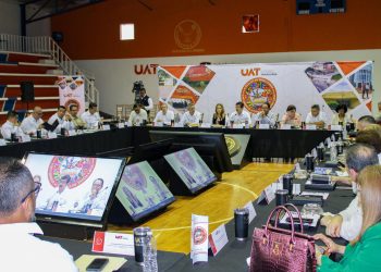 Destaca Dámaso Anaya apoyo de directivos para la transformación de la UAT