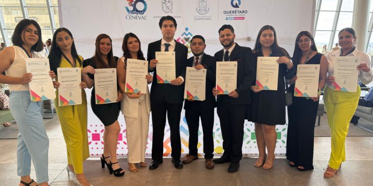 Reciben 17 médicos egresados de la UAT el Premio CENEVAL de Excelencia.