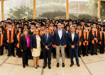 Egresan 310 estudiantes del bachillerato de la UAT en Ciudad Mante.