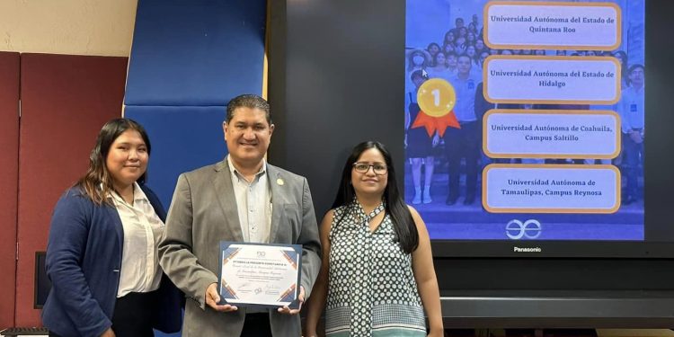 Estudiantes de economía de la UAT reciben reconocimiento nacional.