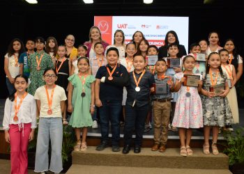 Reconoce el CEINA-UAT a estudiantes de excelencia.