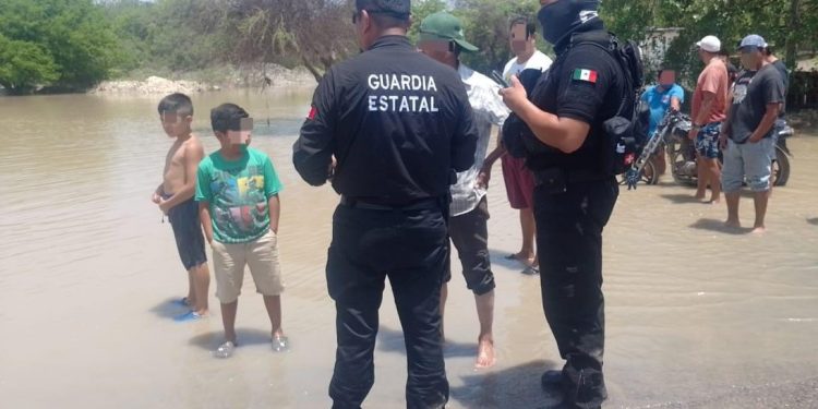 Colabora ciudadanía con Guardia Estatal en rescate de adulto mayor atrapado en el Río Zaragoza