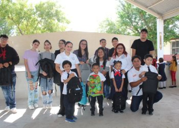 Entrega la UAT material escolar a estudiantes de primaria en Río Bravo