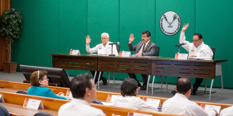 Con honestidad y transparencia, la UAT fortalece su crecimiento: rector