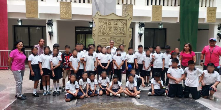 Visitan 3 mil estudiantes exposición “Historia en Transformación”