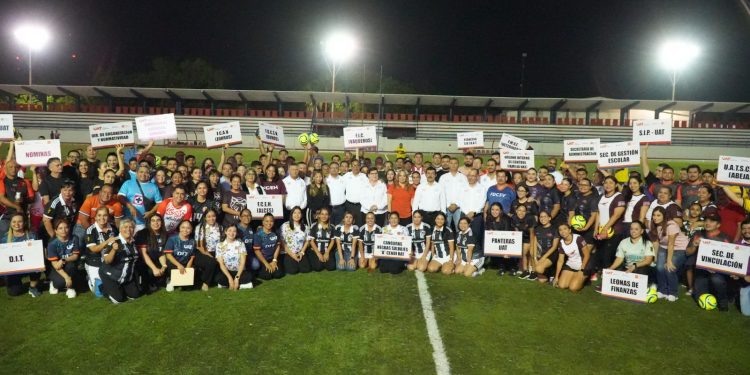 Inaugura Dámaso Anaya torneos deportivos para empleados de la UAT