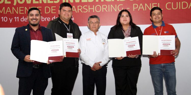 Reconocen a jóvenes investigadores de la UAT