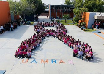 Promueve la UAT concientización sobre el cáncer de mama