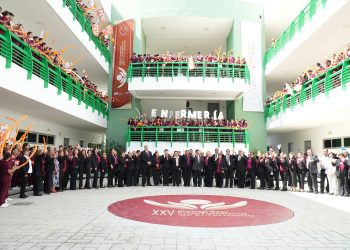 La UAT es referente en la formación de profesionales de la enfermería: rector