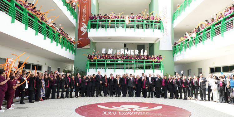 La UAT es referente en la formación de profesionales de la enfermería: rector