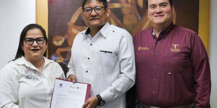 Recibe Juan Vital Román nombramiento como titular del CREDE Victoria