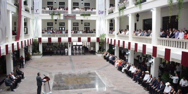 Inaugura Américo rehabilitación de Palacio de Gobierno de Tamaulipas y devela escudos de los 43 municipios
