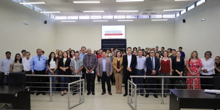 Realiza la UAT un coloquio sobre el bicentenario de la Constitución de 1824