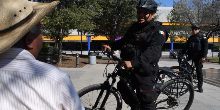 Brinda agrupamiento ciclista de la Guardia Estatal vigilancia en zonas peatonales, comerciales y turísticas