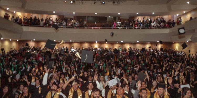 Aporta Universidad Tecnológica de Nuevo Laredo más de mil nuevos profesionistas