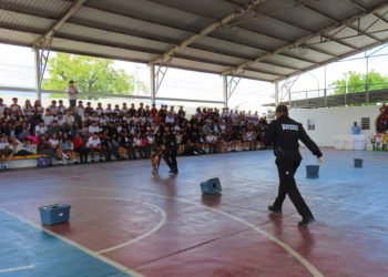 Fomentan valores de respeto animal y educación ambiental en el CBTis 24