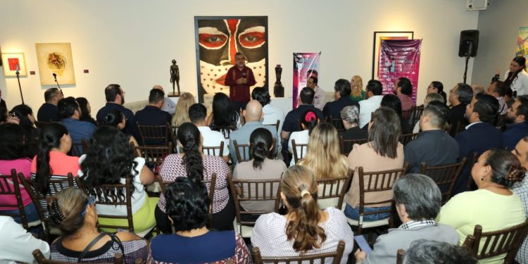 Presentan libro sobre tamaulipecos destacados en el marco del XXII Festival en la Costa del Seno Mexicano
