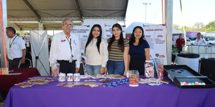 Participa Universidad Politécnica de la Región Ribereña en brigada “Transformando Familias”