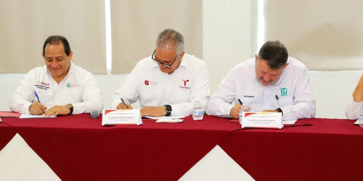 Toman protesta a nuevos integrantes del Comando Interinstitucional Estatal del Sector Salud