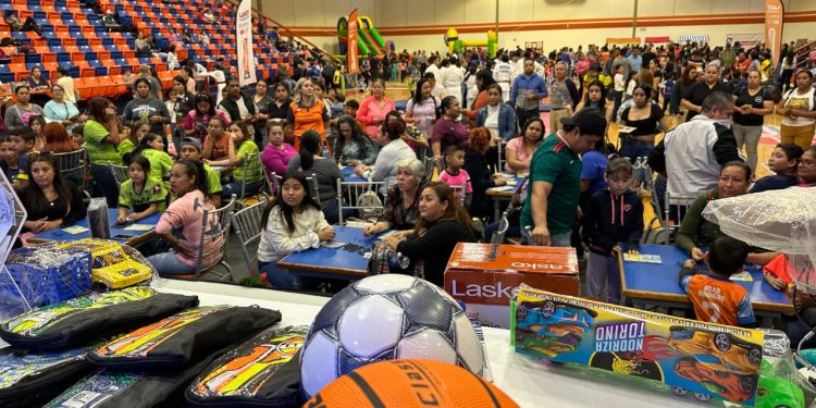 Niños y niñas de Copa UAT disfrutan de divertida posada navideña