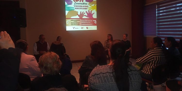 Guardia Estatal de Género participa en conversatorio interinstitucional