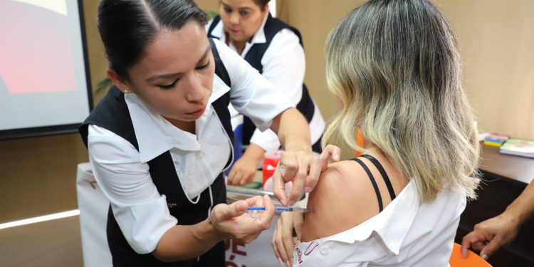 Exhorta SST a acudir a unidades de salud a completar esquemas de vacunación