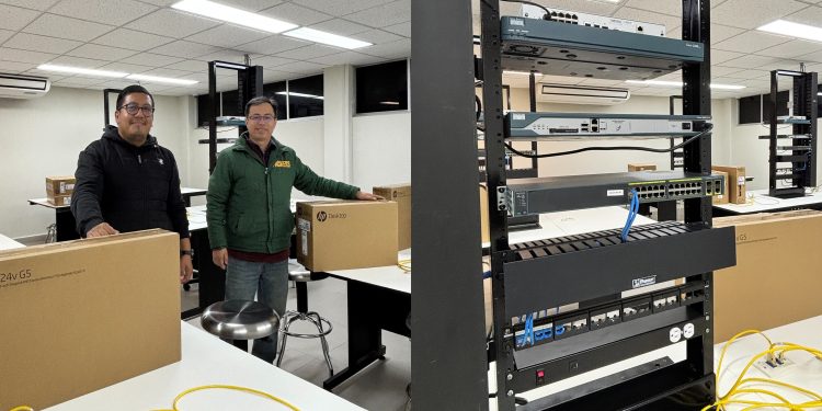 Fortalece la UAT laboratorio de redes de la Facultad de Ingeniería y Ciencias