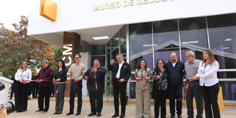 Inaugura Américo Museo de Geología y entrega parque vehicular a Tránsito en Ciudad Madero