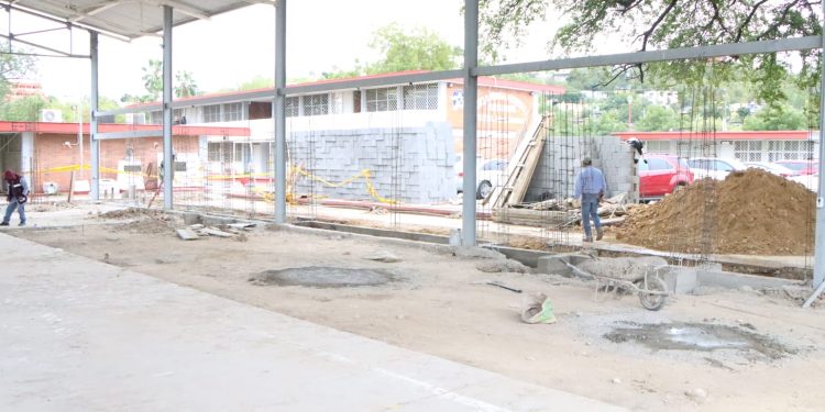 Fortalece Américo infraestructura educativa en escuelas de nivel superior