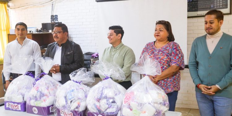 Impulsa Injuve Tamaulipas entrega de productos de higiene femenina en escuelas públicas