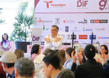 Premia gobernador Américo Villarreal a ganadores de Torneo de Golf DIF Tampico 2025