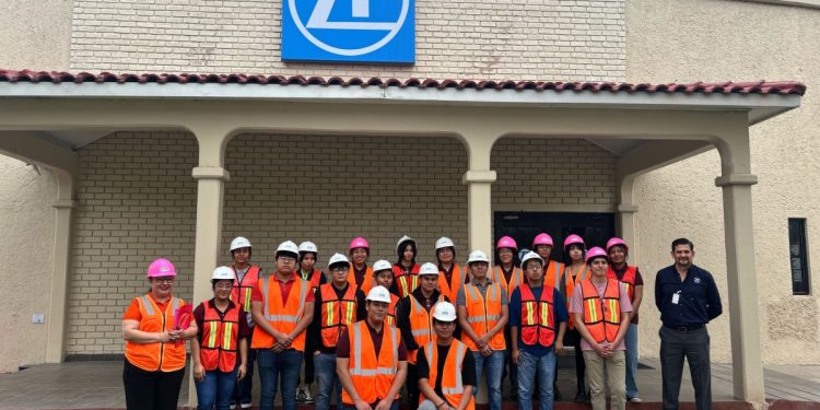 Fortalece UTTN formación profesional con vinculación empresarial