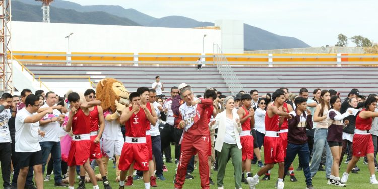 Américo y María de Villarreal conviven con miles de familias en DIFzania