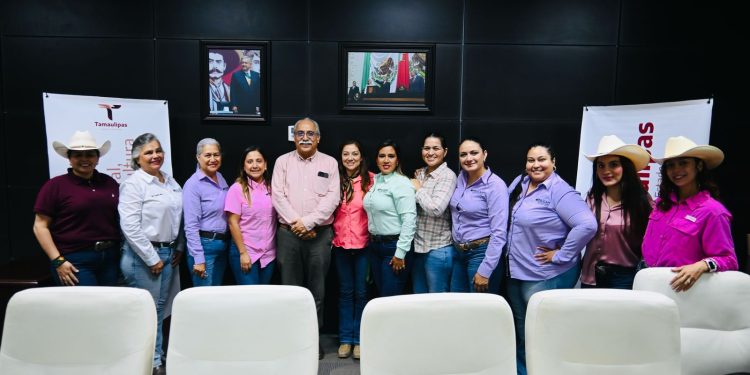 Se reúne secretario de Desarrollo Rural con mujeres ganaderas