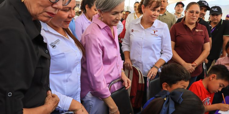 Participa Secretaría de Educación en brigada “Transformando Familias” en Miquihuana