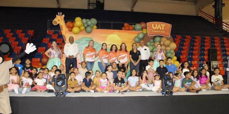 Brinda la UAT festejo a niños y niñas del personal sindicalizado
