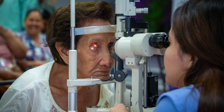 Inicia DIF Tamaulipas la campaña de cataratas “Bienestar en tu mirada 2025”