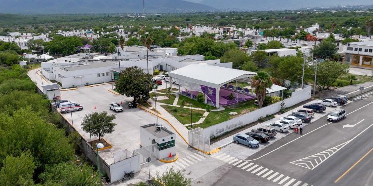 Entregan Américo y María de Villarreal la segunda etapa de la remodelación de Casa San Antonio