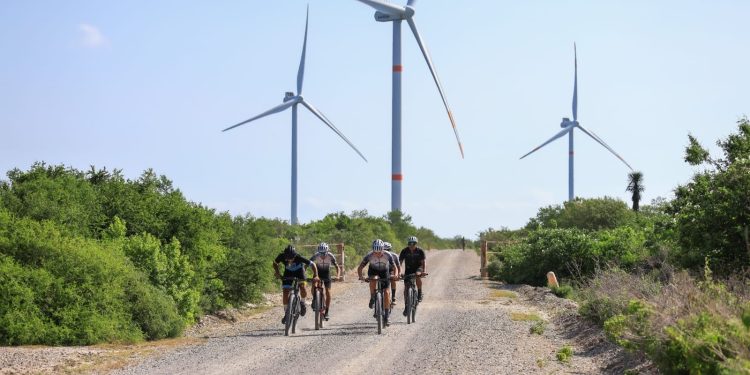 Celebra SEDENER Día Mundial del Viento con carrera ciclista